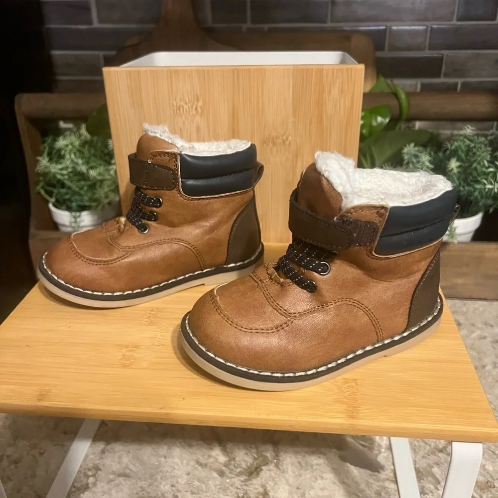 Old Navy Tan Brown Faux-Fur Lined Kids Winter Boots